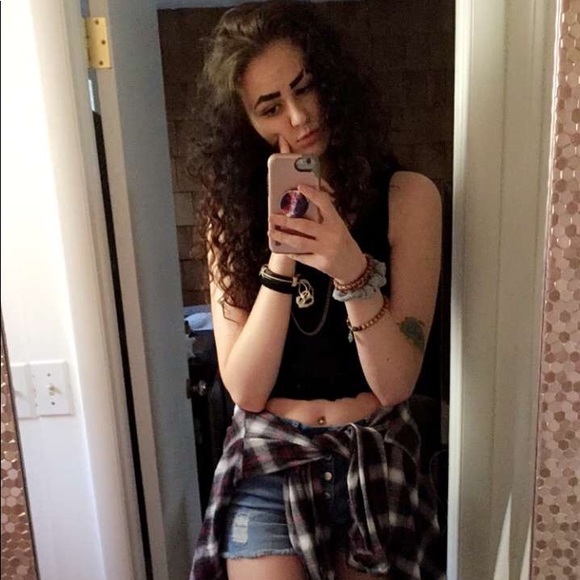 Meet your Posher, Britani - Picture 1 of 1